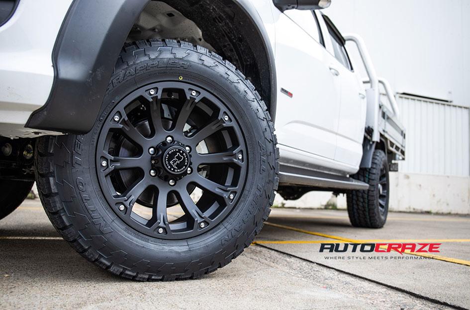 HOLDEN COLORADO SIDEWINDER MATTE BLACK